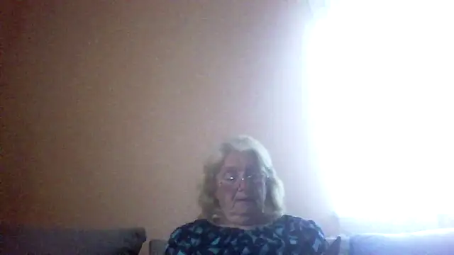 Snapshot of AmyLove353 chatting on May 9, 4:39 am AmyLove353 online show from May 9, 4:39 am