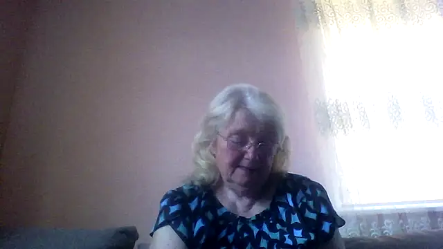 Snapshot of AmyLove353 chatting on May 22, 4:08 am AmyLove353 online show from May 22, 4:08 am