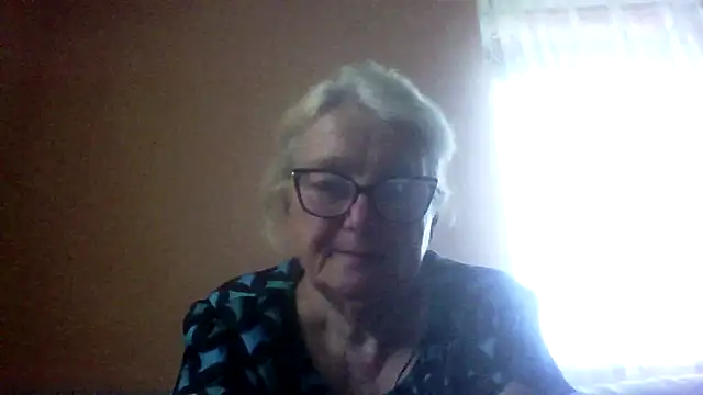 Snapshot of AmyLove353 chatting on June 12, 4:55 am AmyLove353 online show from June 12, 4:55 am
