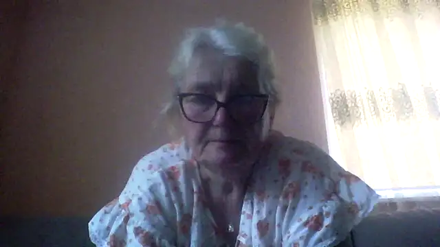 Snapshot of AmyLove353 chatting on June 13, 3:48 am AmyLove353 online show from June 13, 3:48 am