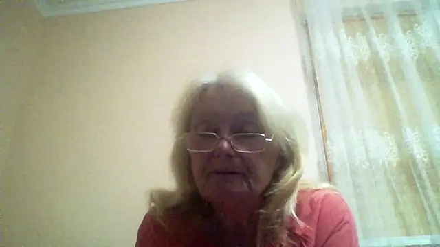 Snapshot of AmyLove353 chatting on July 6, 8:33 pm AmyLove353 online show from July 6, 8:33 pm