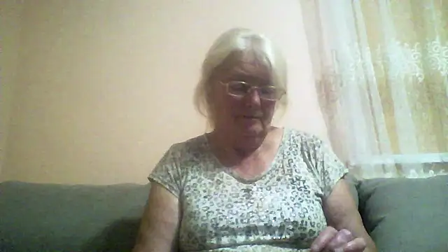 Snapshot of AmyLove353 chatting on July 28, 8:45 pm AmyLove353 online show from July 28, 8:45 pm