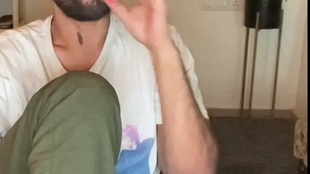 MakeMeAwareAah online show from December 1, 1:27 pm