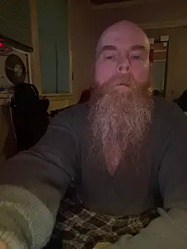 Snapshot of Macduckd chatting on March 26, 9:15 am Macduckd online show from March 26, 9:15 am