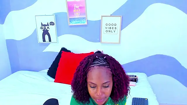 Snapshot of VIOLETA-28 chatting on November 24, 12:49 pm VIOLETA-28 online show from November 24, 12:49 pm