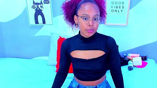 Snapshot of VIOLETA-28 chatting on December 15, 12:53 pm VIOLETA-28 online show from December 15, 12:53 pm