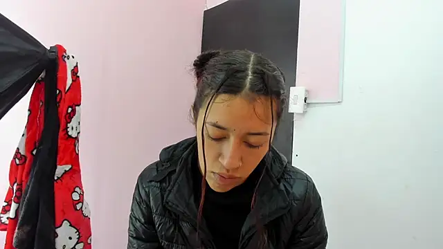 Snapshot of mia_scarlett7 chatting on May 20, 12:33 pm mia scarlett7 online show from May 20, 12:33 pm