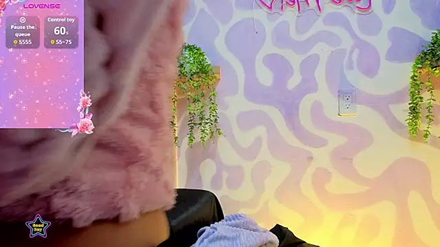 Snapshot of mia_scarlett7 chatting on June 26, 12:31 pm mia scarlett7 online show from June 26, 12:31 pm