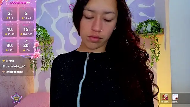 Snapshot of mia_scarlett7 chatting on July 1, 1:24 pm mia scarlett7 online show from July 1, 1:24 pm