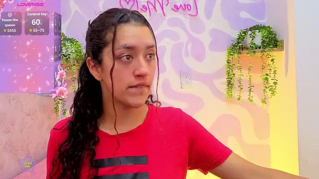 Snapshot of mia_scarlett7 chatting on July 2, 1:06 pm mia scarlett7 online show from July 2, 1:06 pm