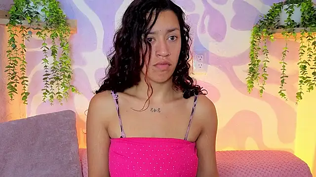 Snapshot of mia_scarlett7 chatting on July 9, 12:31 pm mia scarlett7 online show from July 9, 12:31 pm