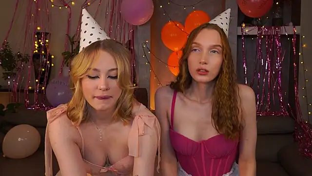 Snapshot of MarisLopaz chatting on November 11, 2:44 am MarisLopaz online show from November 11, 2:44 am