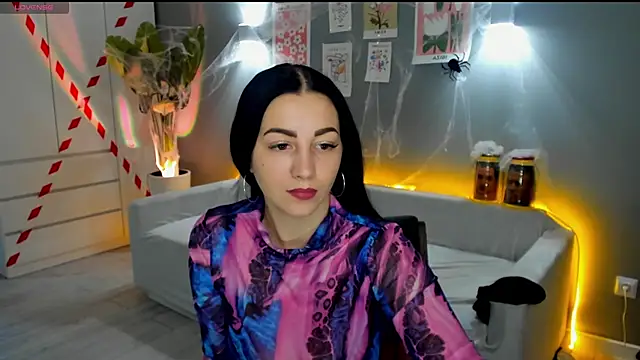 Snapshot of Mira_Harlow chatting on October 27, 8:35 pm Mira Harlow online show from October 27, 8:35 pm