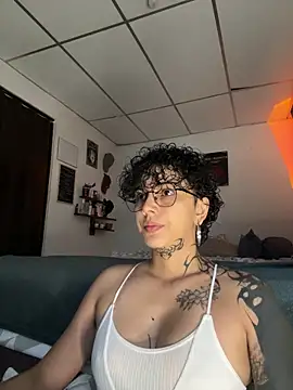 Abby Evanns1 online show from May 1, 1:37 pm