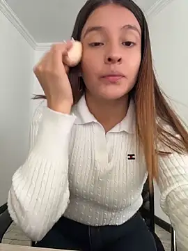 Snapshot of Talia_Bonet chatting on June 15, 2:41 pm Talia Bonet online show from June 15, 2:41 pm