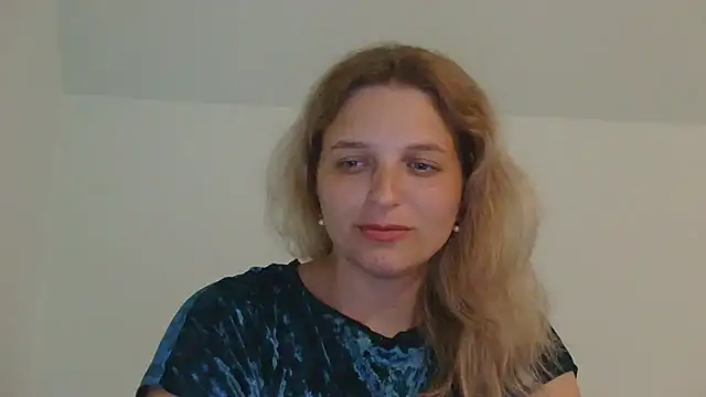 Snapshot of ElisSky301 chatting on June 1, 9:05 pm ElisSky301 online show from June 1, 9:05 pm