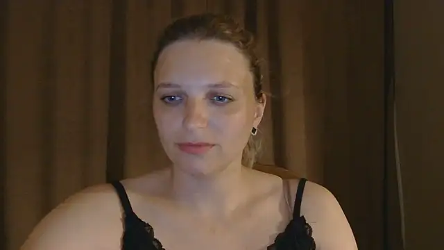 Snapshot of ElisSky301 chatting on June 10, 8:30 pm ElisSky301 online show from June 10, 8:30 pm