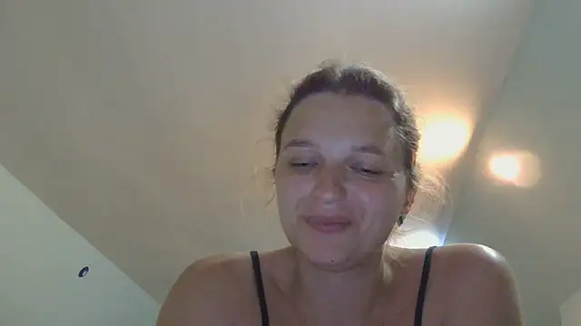 Snapshot of ElisSky301 chatting on June 21, 8:44 pm ElisSky301 online show from June 21, 8:44 pm