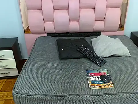 Yordi Alpha online show from December 15, 7:29 pm