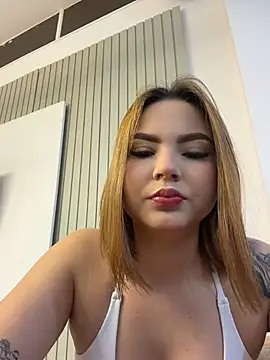 Snapshot of Beella1_ chatting on May 31, 10:00 am Beella1 online show from May 31, 10:00 am