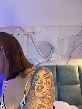 Snapshot of Beella1_ chatting on June 3, 10:40 am Beella1 online show from June 3, 10:40 am