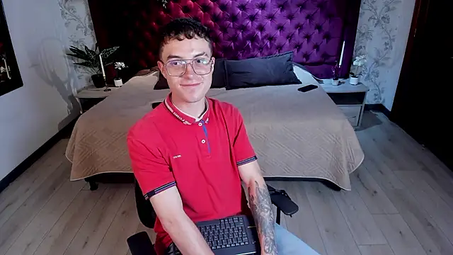 Lil James online show from February 1, 8:40 pm