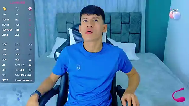 Nicolas Torres  online show from October 21, 5:52 am