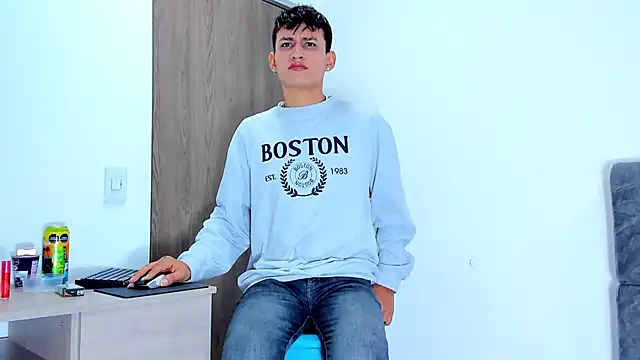 Nicolas Torres  online show from November 1, 2:35 am