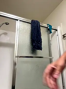 Snapshot of Mrmakeherwet_Tez chatting on December 21, 6:26 pm Mrmakeherwet Tez online show from December 21, 6:26 pm