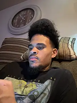 Snapshot of Mrmakeherwet_Tez chatting on March 3, 2:50 am Mrmakeherwet Tez online show from March 3, 2:50 am