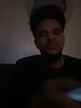 Snapshot of Mrmakeherwet_Tez chatting on March 4, 9:04 am Mrmakeherwet Tez online show from March 4, 9:04 am