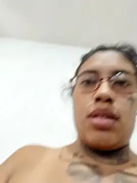 Snapshot of Chicattoo69 chatting on November 6, 5:47 pm Chicattoo69 online show from November 6, 5:47 pm