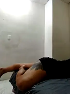 Snapshot of Chicattoo69 chatting on November 7, 9:48 pm Chicattoo69 online show from November 7, 9:48 pm