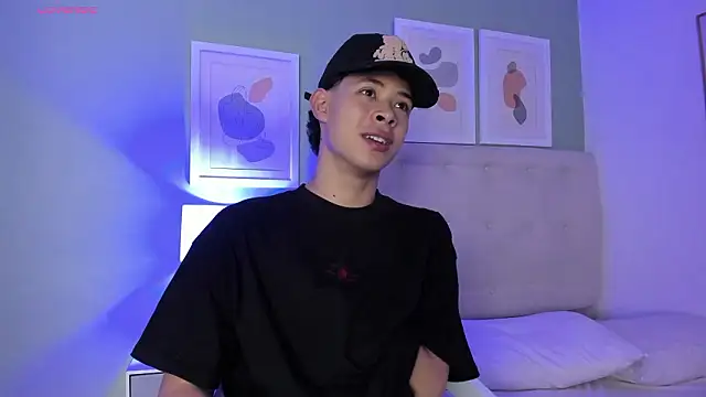 ApoloRicci online show from March 7, 7:55 pm