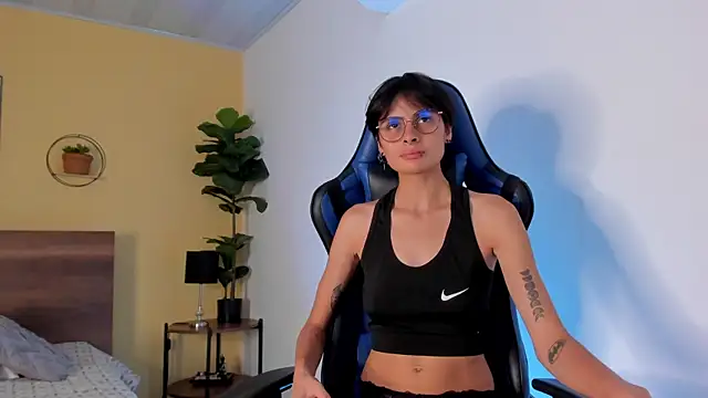 MartinnaGrecco online show from November 17, 8:58 pm