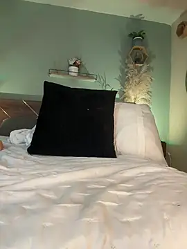 YariRose online show from July 31, 4:12 am