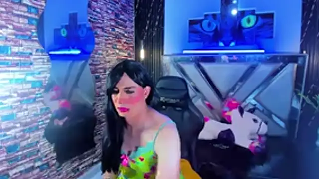 Snapshot of Jennfer_Winson chatting on November 15, 7:32 pm Jennfer Winson online show from November 15, 7:32 pm