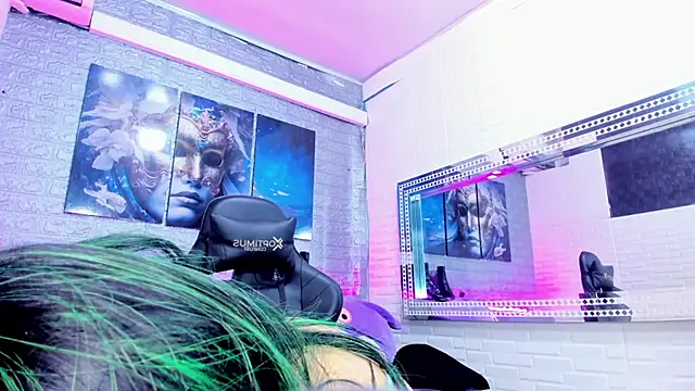 Snapshot of Jennfer_Winson chatting on December 22, 8:17 pm Jennfer Winson online show from December 22, 8:17 pm