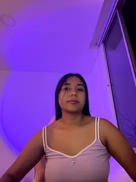 Snapshot of aly_nicols chatting on December 4, 5:06 am aly nicols online show from December 4, 5:06 am