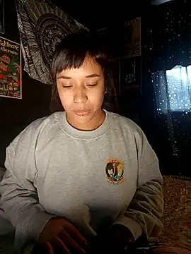 Isis Bathory online show from October 23, 12:15 pm