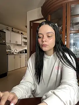 Selena Roa online show from March 12, 6:47 pm