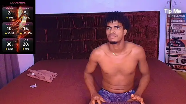 Snapshot of richardd2212 chatting on June 17, 2:58 am richardd2212 online show from June 17, 2:58 am