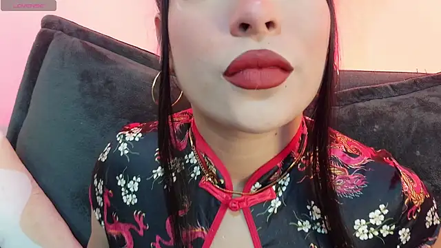 Snapshot of mia_roux1 chatting on August 1, 9:57 pm mia roux1 online show from August 1, 9:57 pm