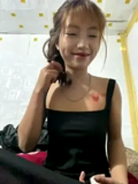 Snapshot of 2k7-sex chatting on December 23, 4:43 am 2k7-sex online show from December 23, 4:43 am