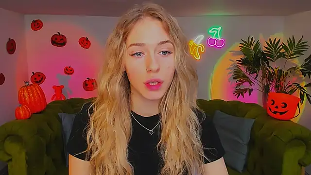 sassy cutie online show from November 4, 6:01 am