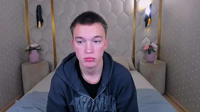 Derek Banville online show from November 18, 1:04 pm