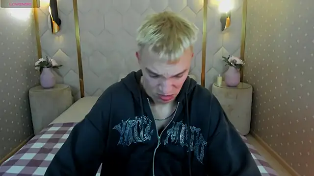 Derek Banville online show from December 22, 1:24 am