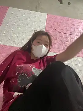 kitty-20x online show from April 30, 5:36 am