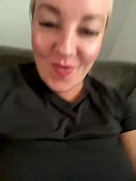 Snapshot of Jenna-LeeXX chatting on November 8, 3:01 pm Jenna-LeeXX online show from November 8, 3:01 pm