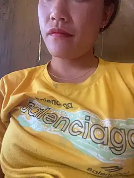 Snapshot of Phantamay chatting on April 9, 5:51 am Phantamay online show from April 9, 5:51 am